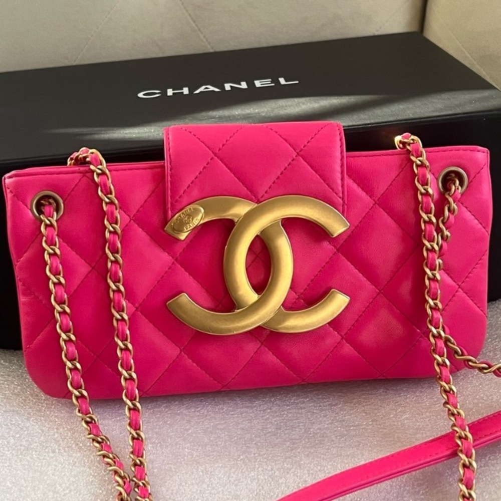 Chanel Baguette Bag Rare color hot pink with GHW - Picture 1 of 6